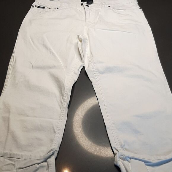 IZOD White Jean Cuffed Capris - Picture 1 of 11